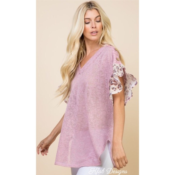 ❤️LAST V Neck Lace Button Trim Flutter Sleeve Top - Picture 2 of 6